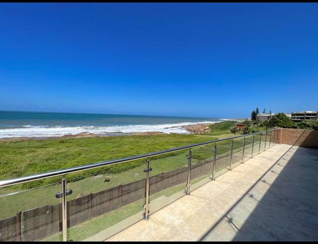 5 BEDROOM HOUSE FOR SALE IN UVONGO BEACH